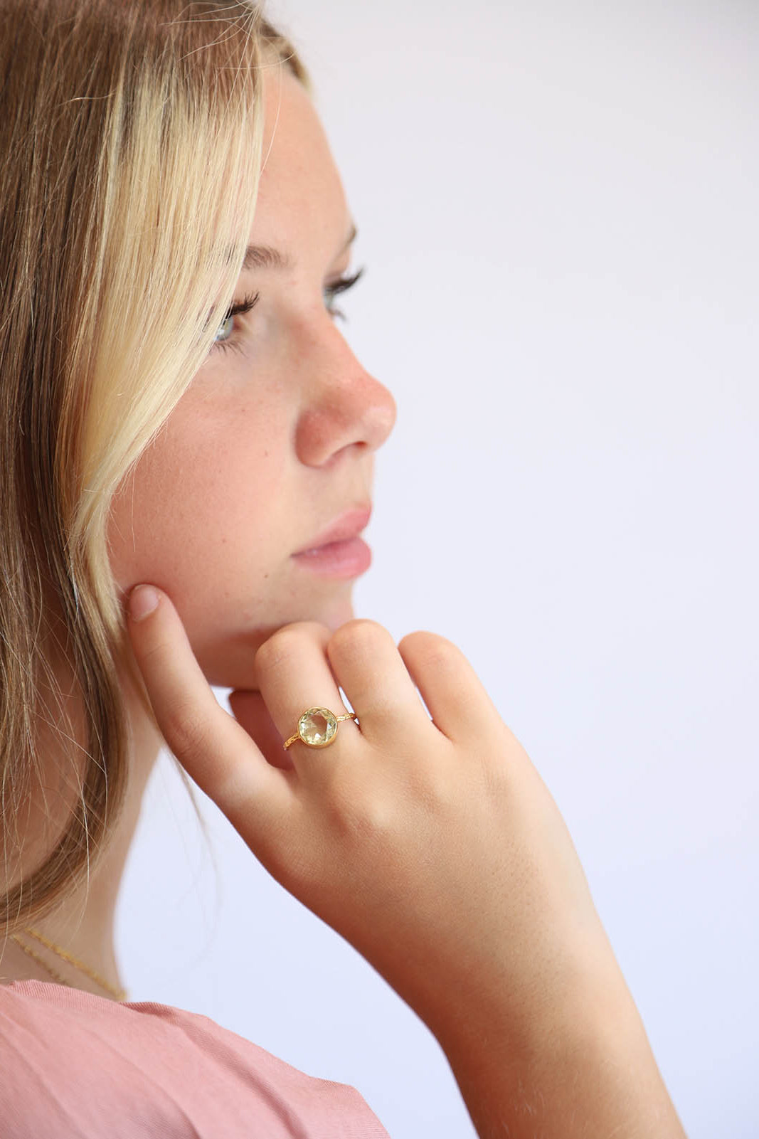 Gold Lemon Quartz Maron Round Ring