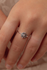 Noemi Rainbow Moonstone Silver Ring