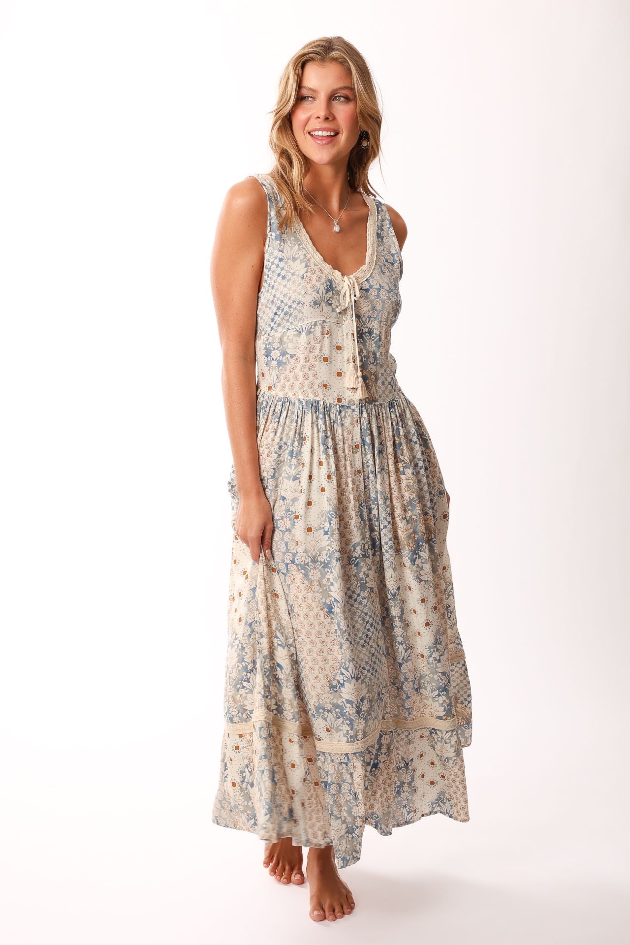 Amorel Dress