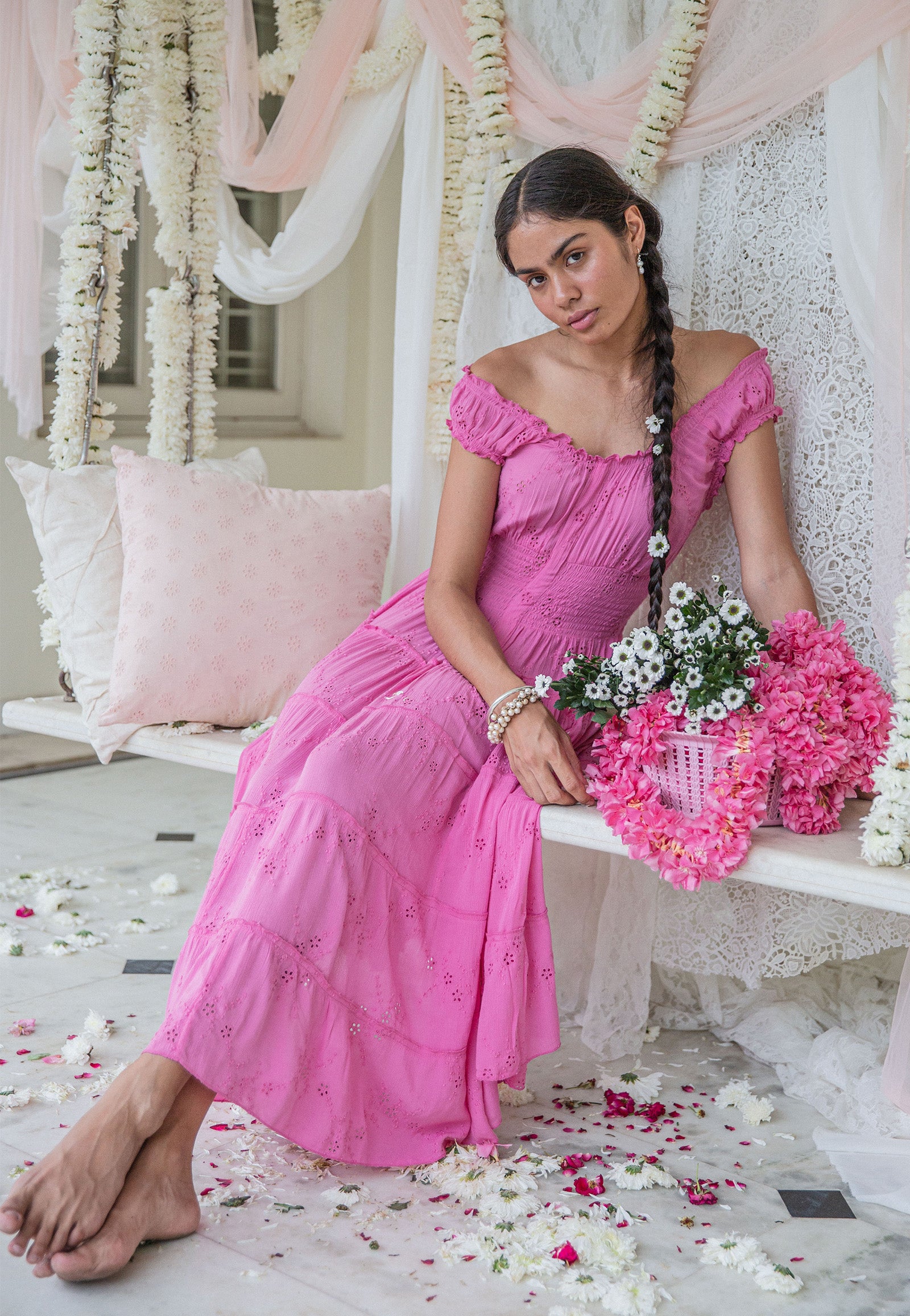 Dresses_b1a4eaf7-6b74-4456-83fc-79a51aeef095.jpg