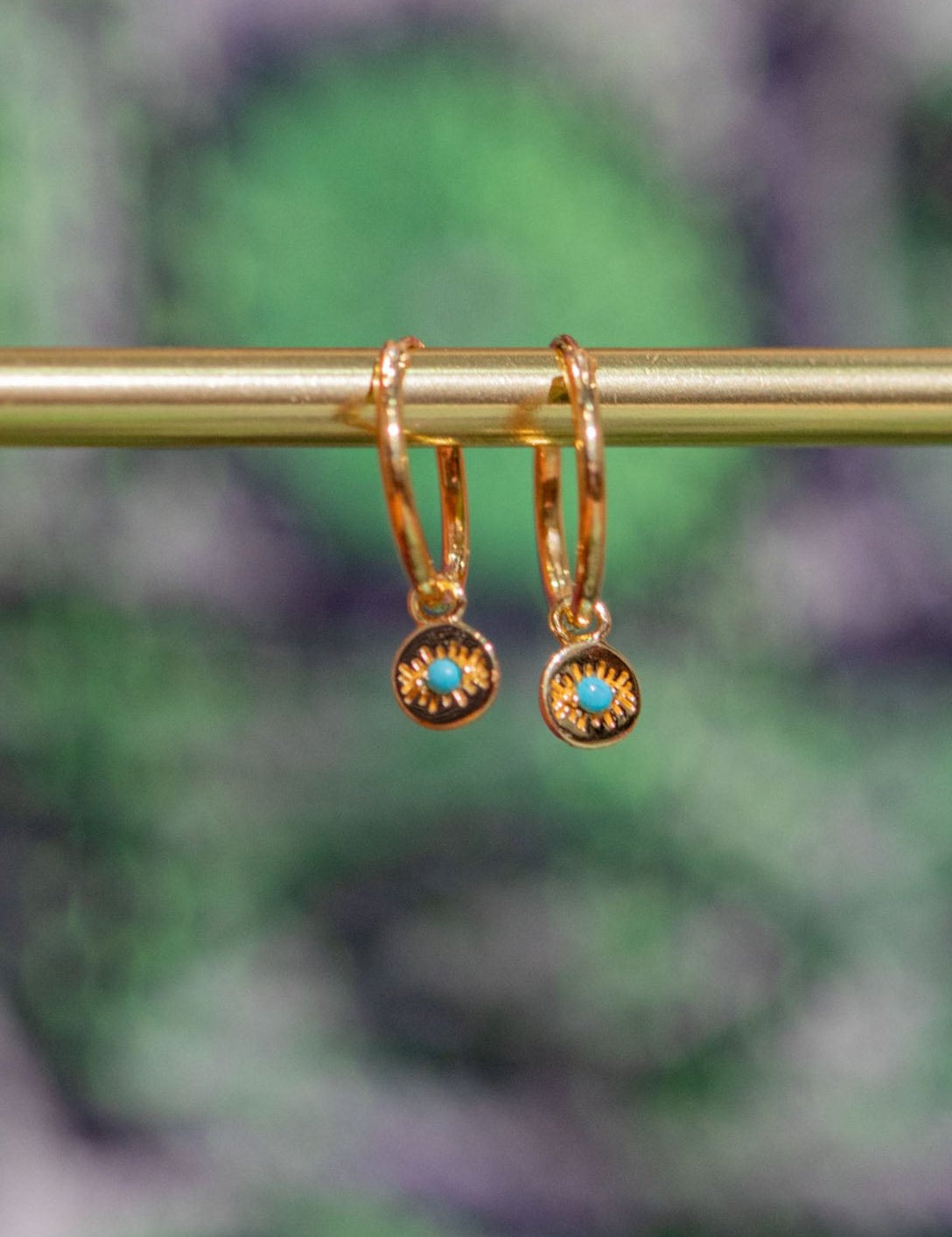 LOYTEEGOLD-EARRINGS_22_d5220fae-a683-480e-b9eb-d310615090b9.jpg