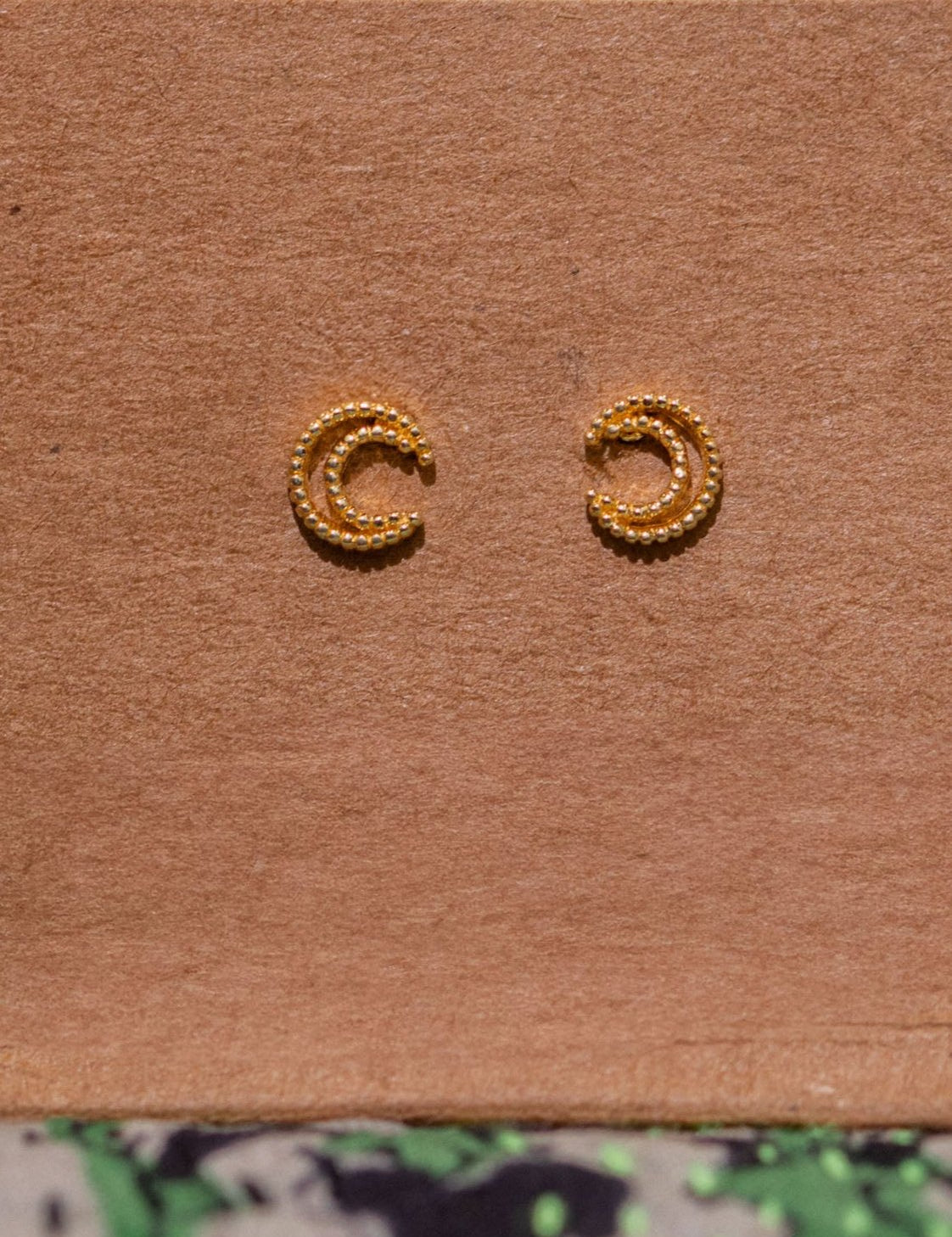 LOYTEEGOLD-STUDS_19_da2e8a2c-dd65-46a8-a884-0d6c842c9c56.jpg