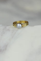 Grey Pearl Gold Uko Ring
