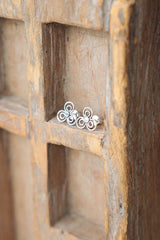 Tri Spiral Studs