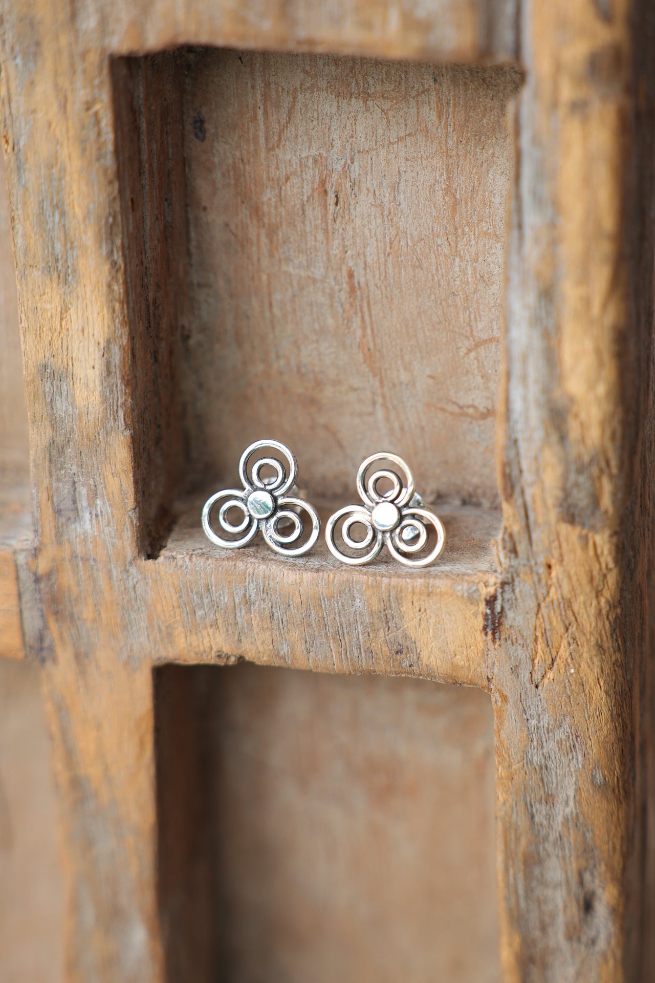 Tri Spiral Studs