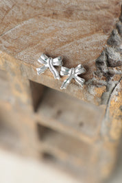 Luri Bow Studs