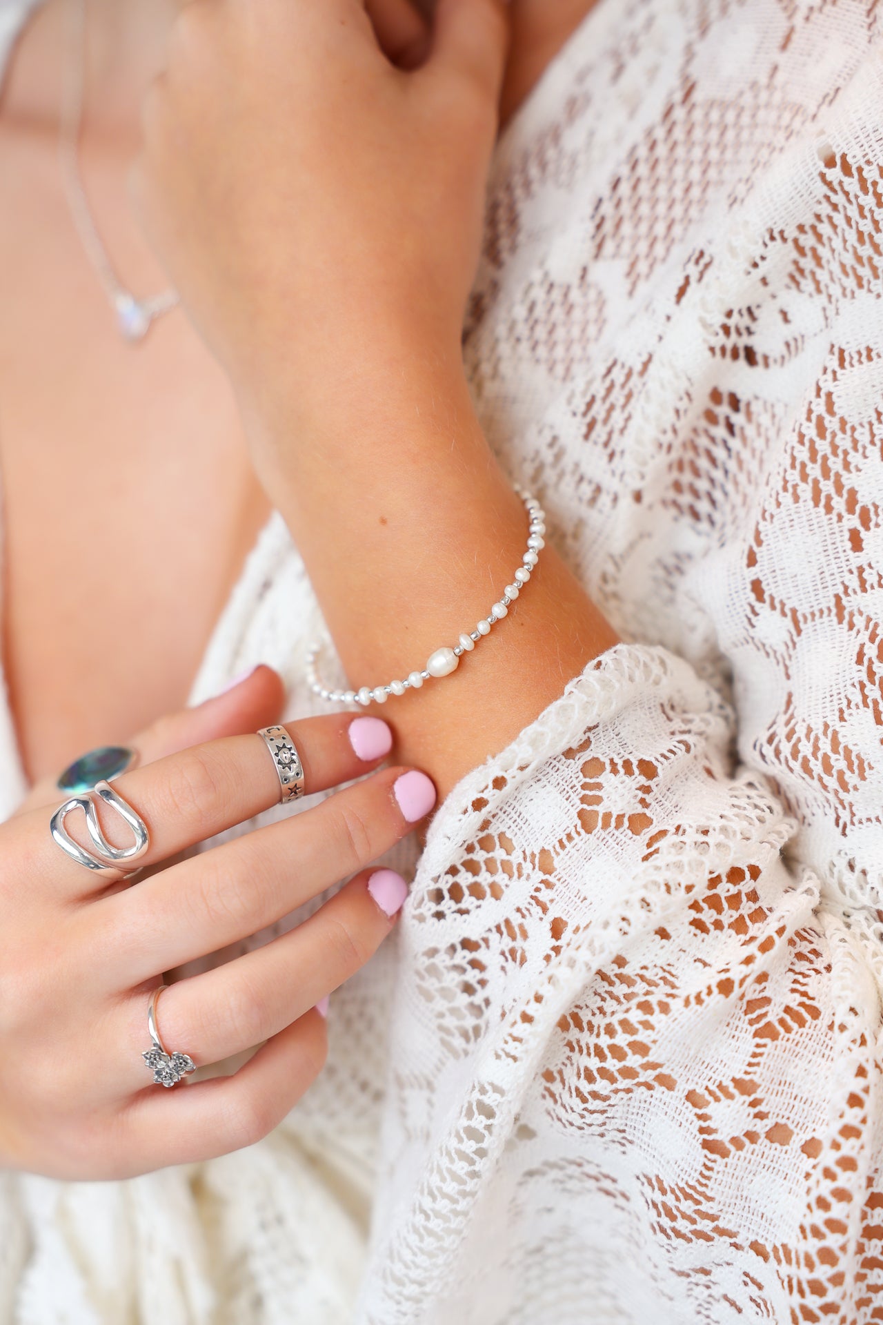 Tejal Pearl Bracelet