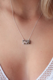 Niveena Bar Necklace