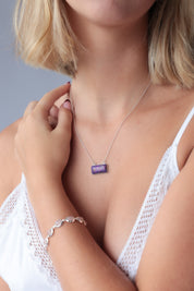 Niveena Bar Necklace