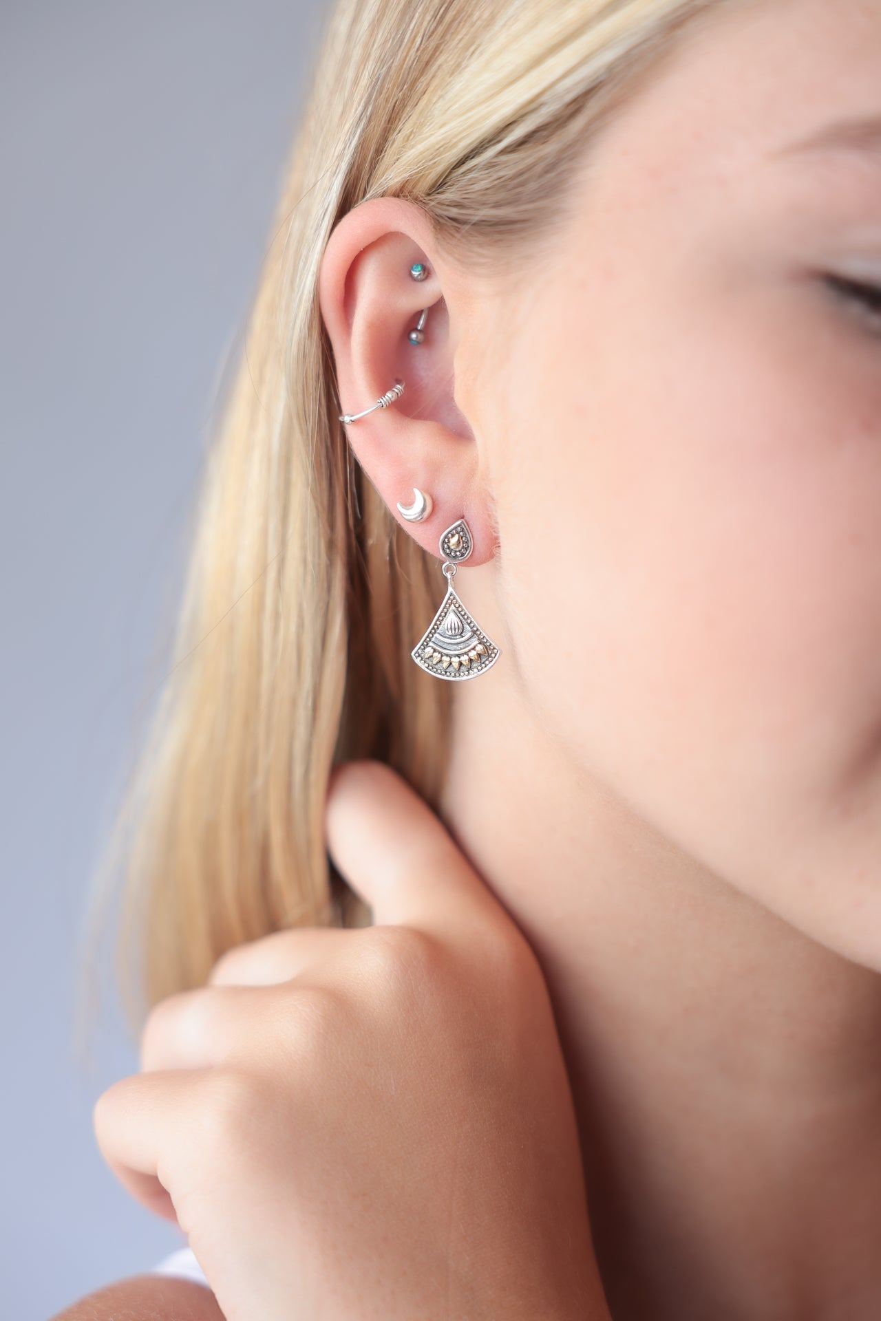 Vilandi Triangle Studs Drops