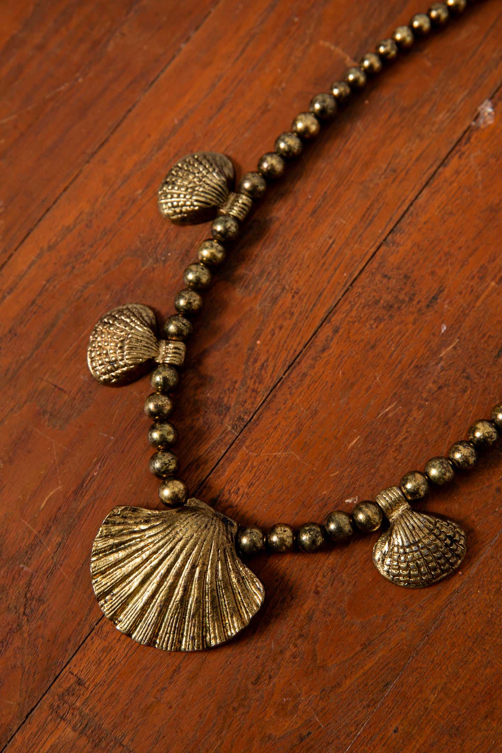 Avisa Golden Shell Necklace