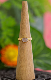 Ovali Rose Quartz Ring